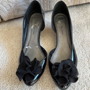 CL By Laundry black wedge heels with flower. Size 8.5